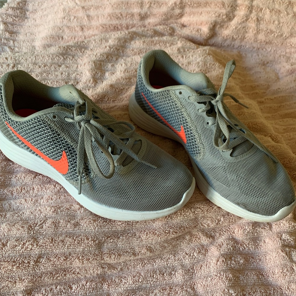 Nike women’s athletic shoes